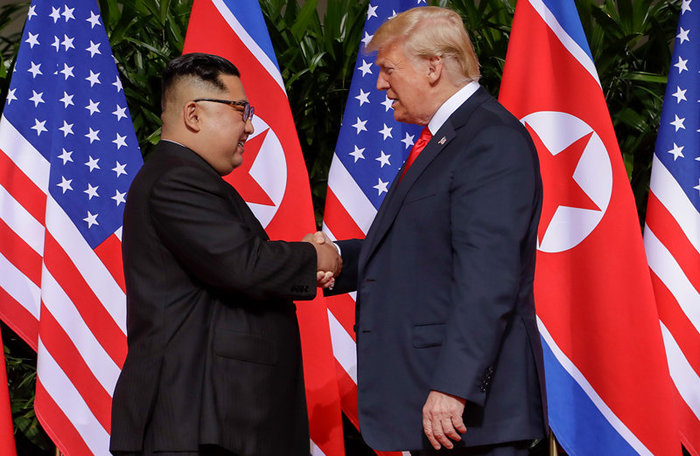 Болтон рассказал о разговоре Трампа с Ким Чен Ыном