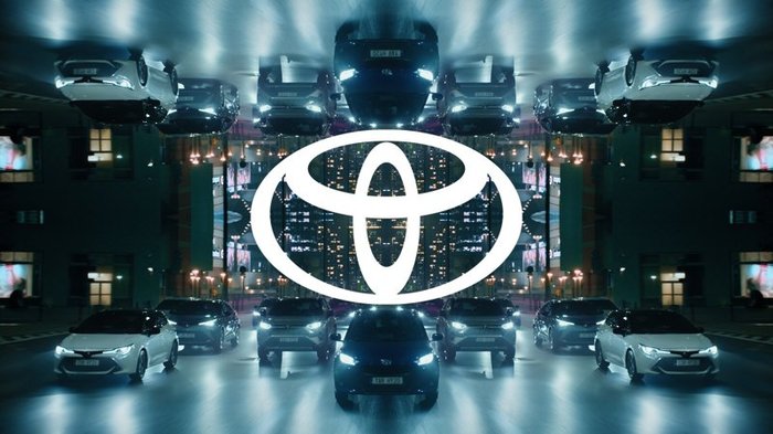 Toyota изменила логотип
