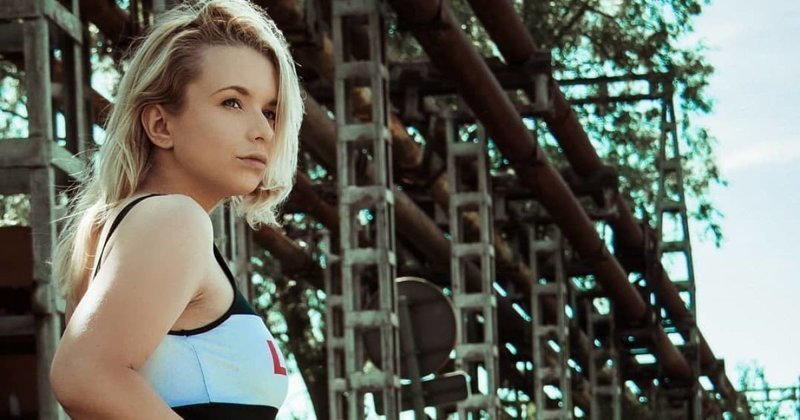 Велогонщицу выгнали из команды из-за съемок в Playboy - фото
