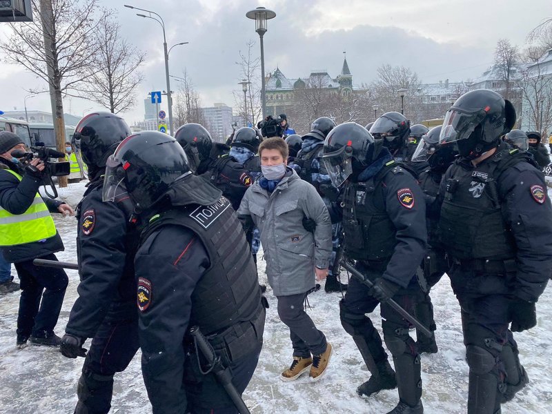 Протесты в России: количество задержанных превысило 500