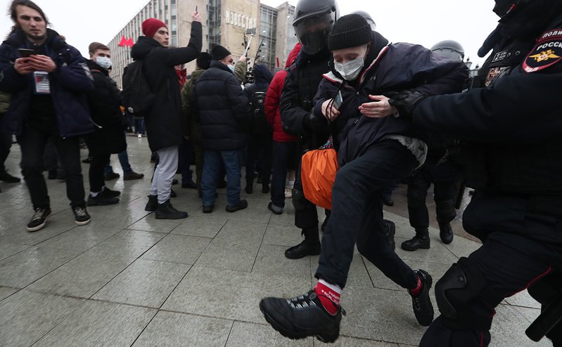 Протесты "Навального": озвучено число задержанных