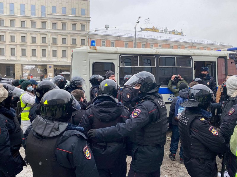 Протесты в поддержку Навального: более 3000 задержанных