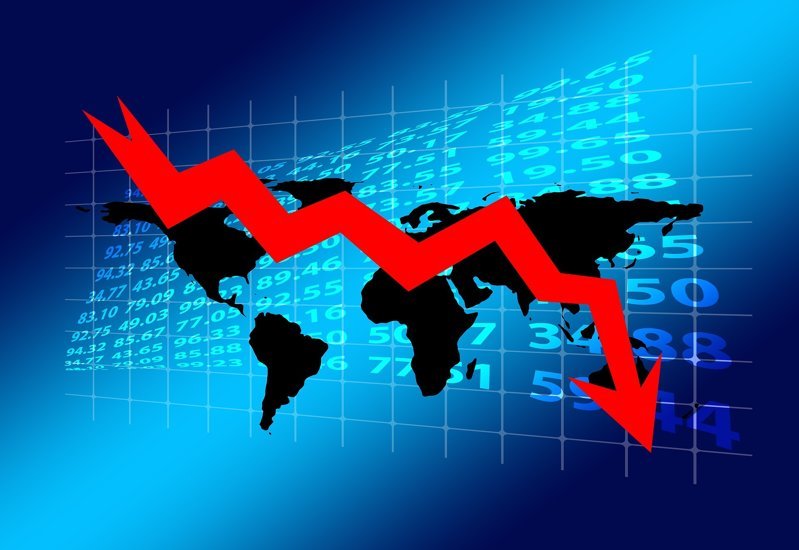 Доходы России от нефти и газа рухнули в 2020 году