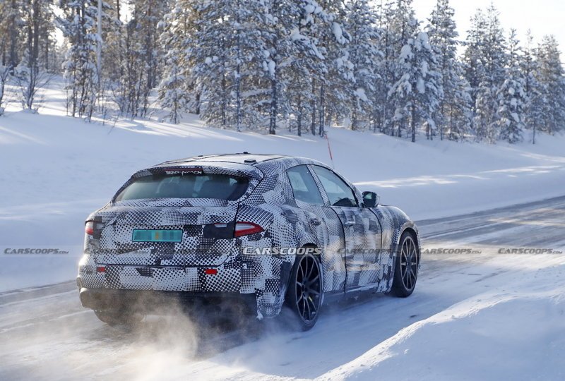 Первый кроссовер Ferrari опять поймали во время испытаний