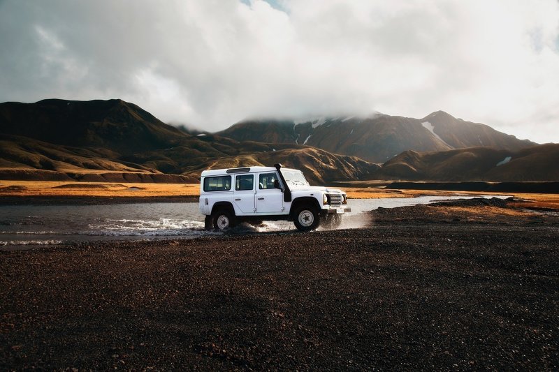 Обнаружено огромное "кладбище" внедорожников Land Rover (фото)