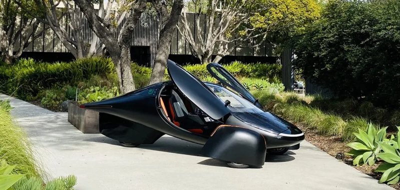 Aptera выпустит трехколесное авто с солнечными панелями и запасом хода 1600 км