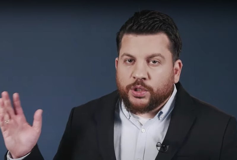 Соратника Навального Волкова объявили в межгосударственный розыск