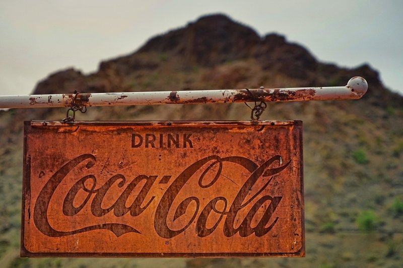 Coca-Cola обещает перейти на бумажные бутылки