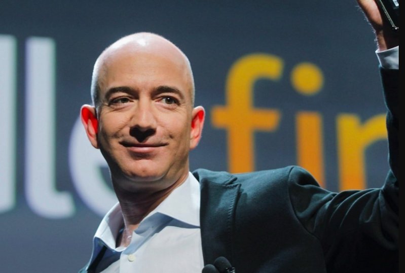Сотрудники Amazon инициировали судебный иск против Безоса