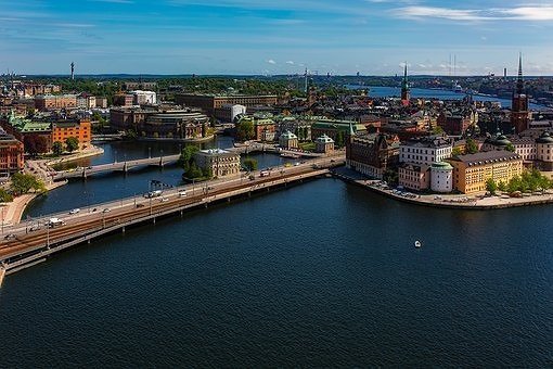 Швеция усиливает коронавирусные ограничения