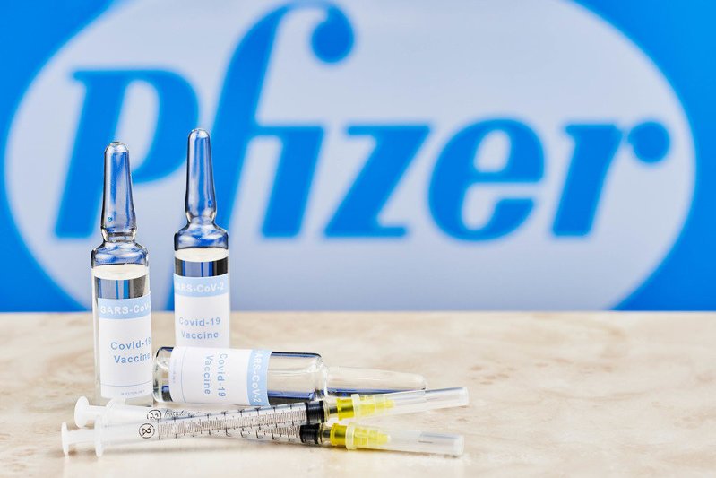 Pfizer проверяет эффективность третьей дозы COVID-вакцины