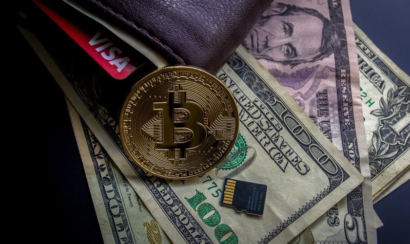 Ценность биткоина равна нулю, он лопнет: экономист