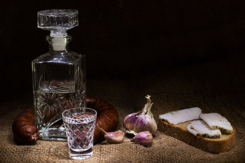 Врач назвал дозу водки, которая минимально вредит здоровью