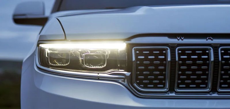 Jeep показал Grand Wagoneer с большим количеством хрома и кожи