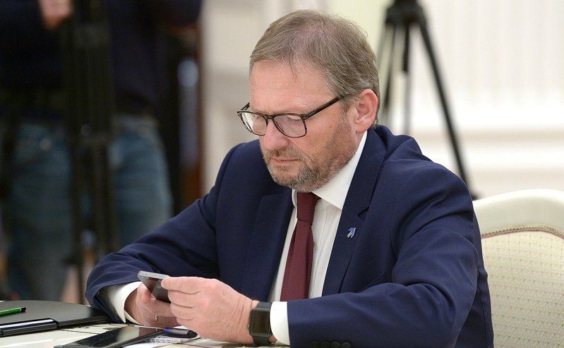 Советник Путина сравнил госрасходы с "дырявым решетом"