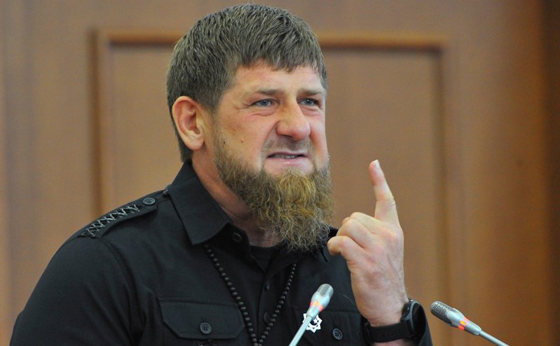 Жена Кадырова показала редкое фото мужа с дочерью