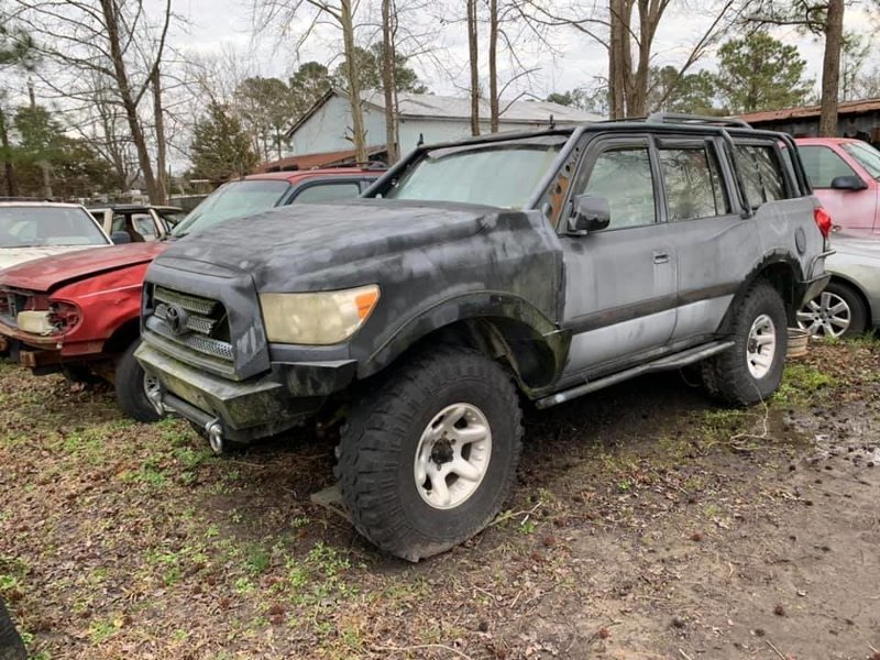 Кто-то выбросил свой Toyota Land Cruiser на свалку – и вот почему