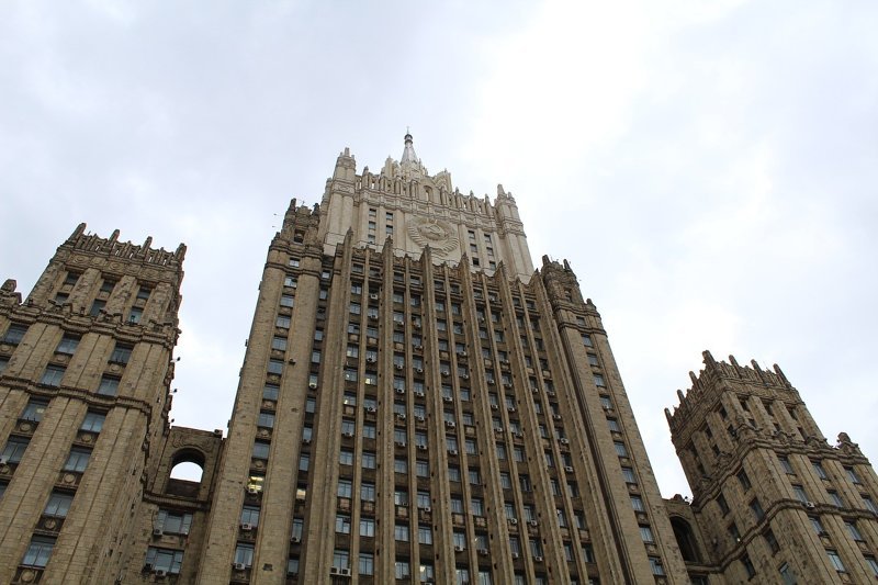 Франция и Россия тайно обменялись высылкой дипломатов - СМИ
