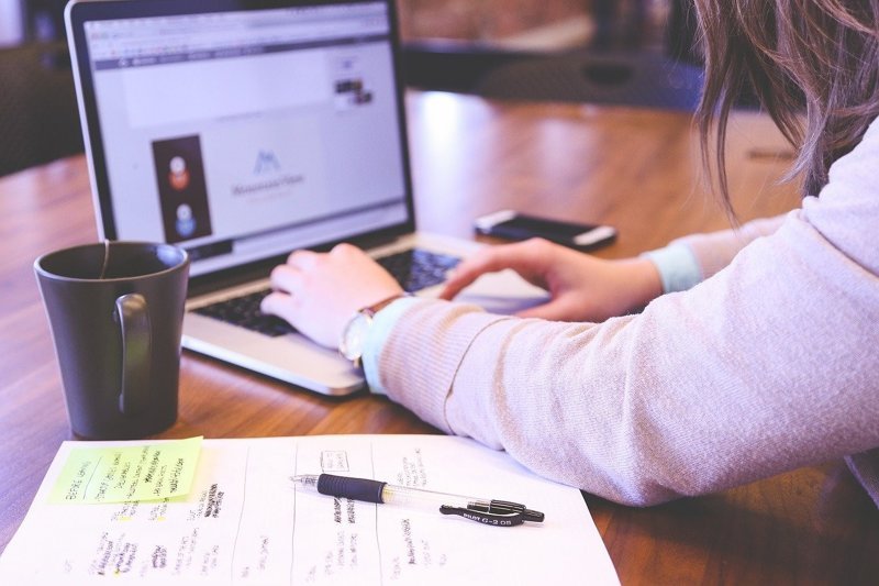 Как работа из дома влияет на режим питания
