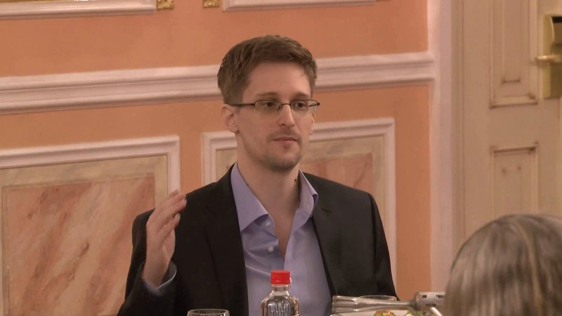 Сноуден собирается получить гражданство РФ