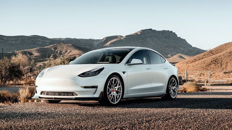 В Китае автомобилям Tesla запретили приближаться к военным объектам