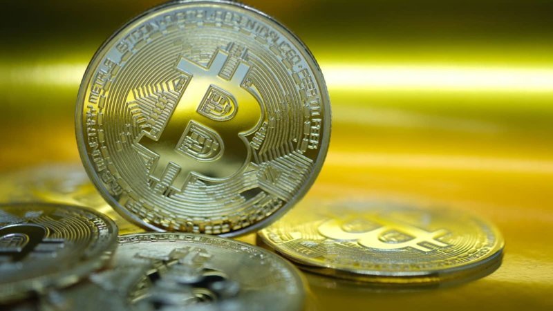 Доходность акций майнинговых компаний опередила биткоин