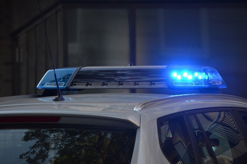 В Париже полицейский застрелил мужчину с ножом