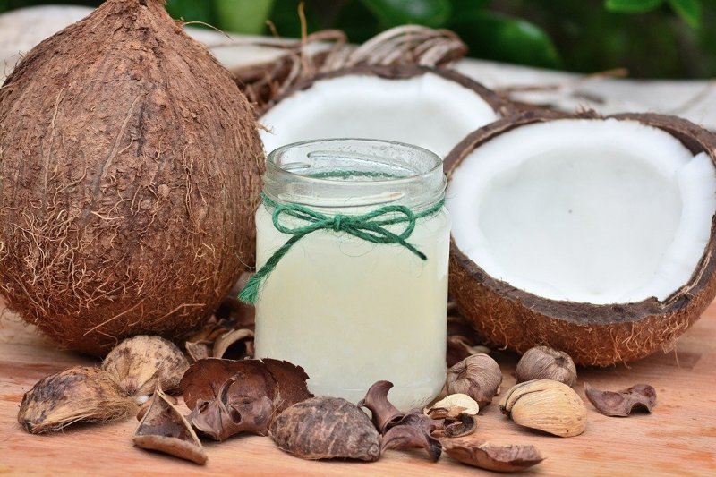 Как быстро открыть кокос и другие орехи в домашних условиях