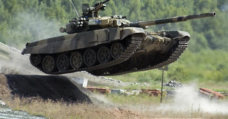 Россия перебрасывает военную технику на границу с Украиной
