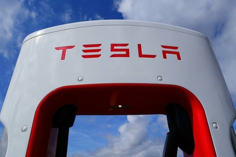 Конкуренты вытесняют Tesla с важнейших рынков — СМИ
