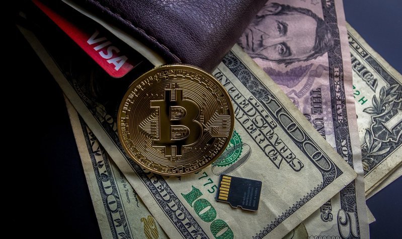 Какую сумму из господдержки американцы инвестируют в акции и биткоины