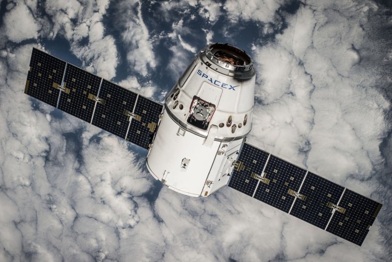 SpaceX хочет подключить к Starlink весь транспорт США