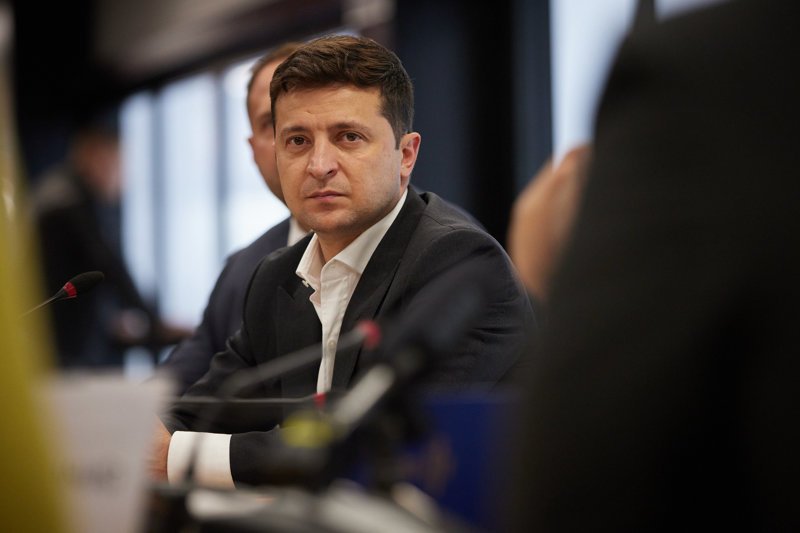 Зеленский потребовал разработать "паспорта вакцинации"