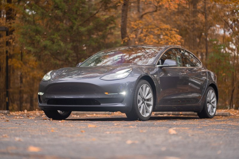 Владелец Tesla Model 3 доказал ее невиновность