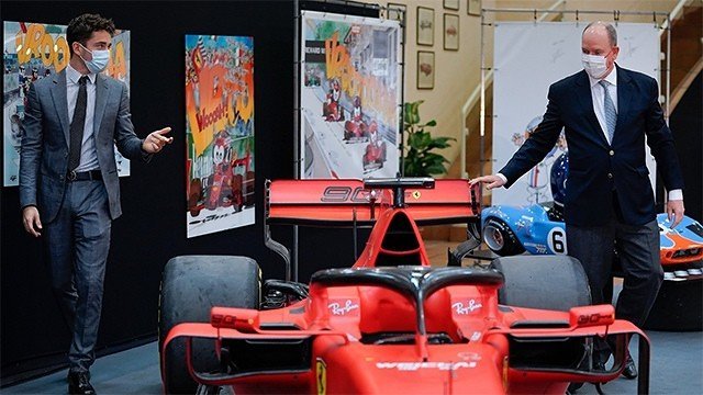 Княжеский подарок: гонщик "Формулы-1" передал свою машину князу Монако