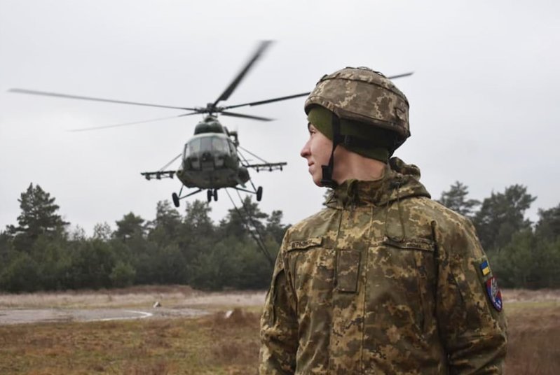 Украинцы призывного возраста массово бегут за границу