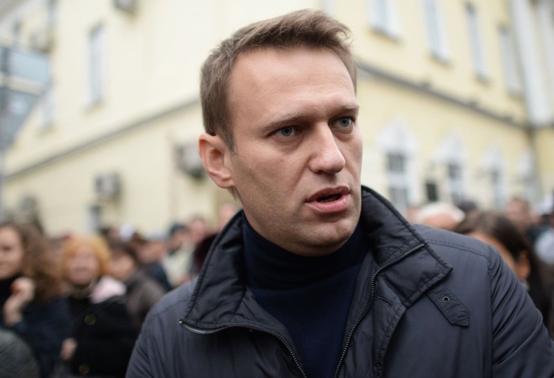 Сторонников Навального задержали на акции у его колонии