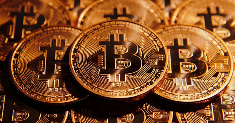 Bitcoin достиг капитализации в $1 трлн в рекордные сроки