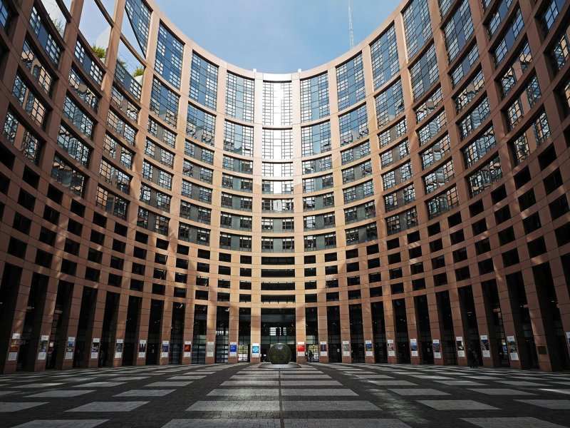 Европарламент осудил Россию за поддержку Белоруссии