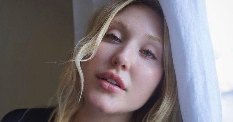 Читатели раскритиковали обложку Playboy с изображением модели плюс-сайз