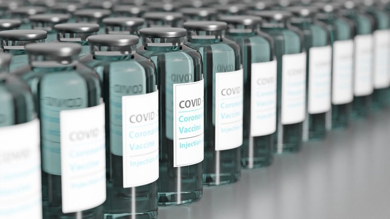 В России запустят в оборот четвертую вакцину от COVID-19