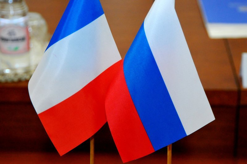 Во Франции захотели сотрудничать с Россией вопреки санкциям