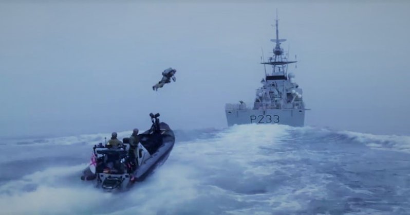 Британские морпехи поразили сеть высадкой с ракетным ранцем