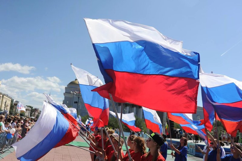 Июньские праздники: сколько будут отдыхать россияне