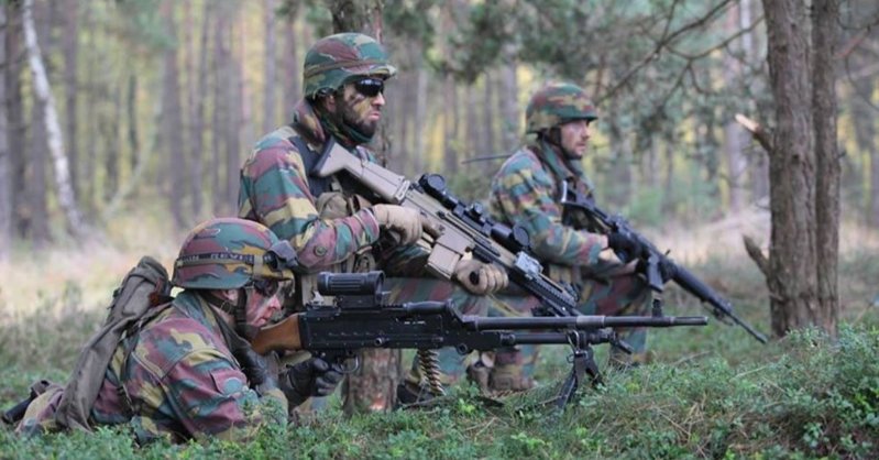 В Бельгии военный сбежал с полигона, прихватив арсенал оружия