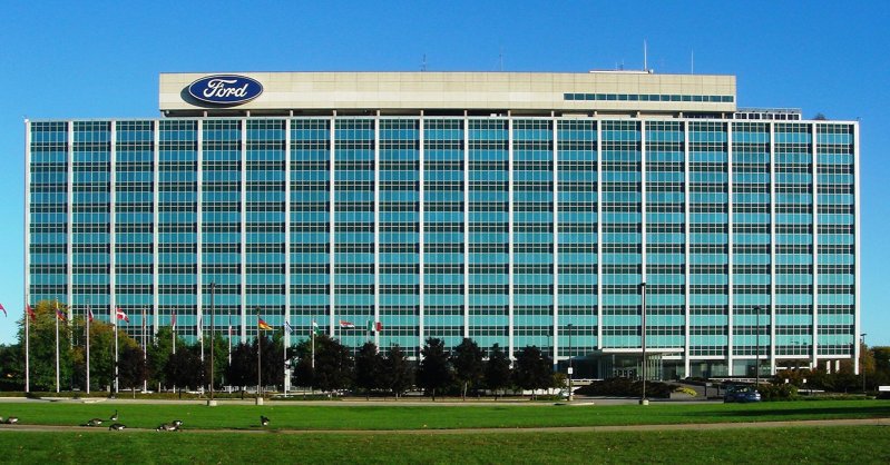 Ford анонсировала цены на новый электрический пикап