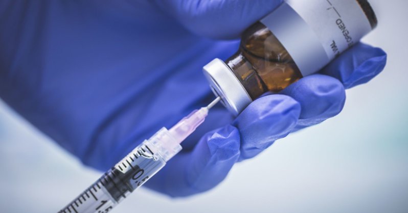 США расширили список побочек Pfizer и Moderna