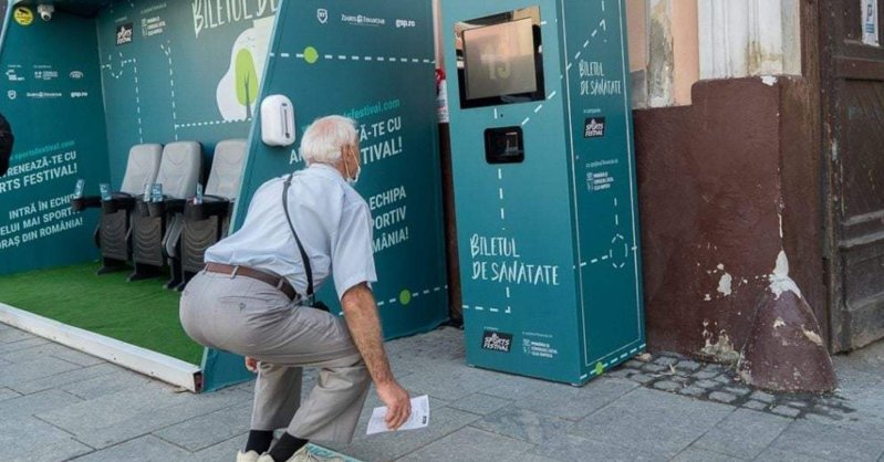 В Румынии поставили автомат, выдающий билеты за приседания