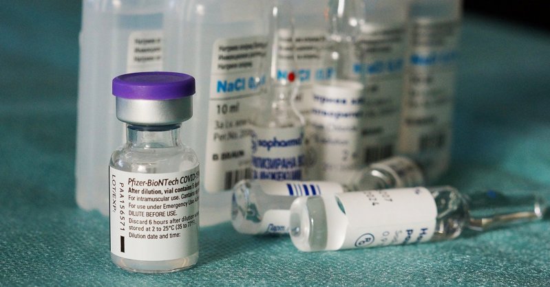 Во Франции уменьшили перерыв между дозами для Pfizer и Moderna