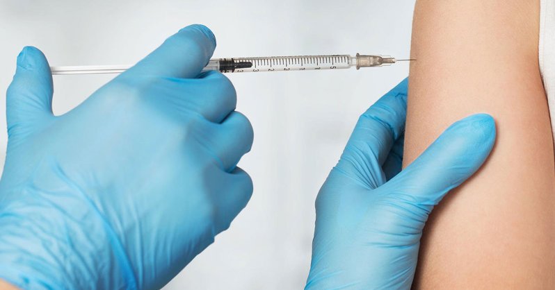 Итальянцы массово записываются на вакцинацию, чтобы попасть в рестораны